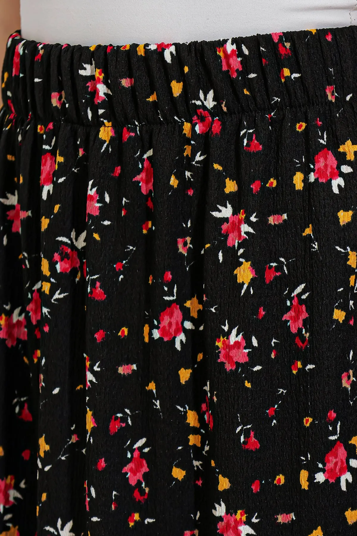 BGD Women Woman Black Red Flower Patterned Long Knitted Skirt 1886 - Avondale