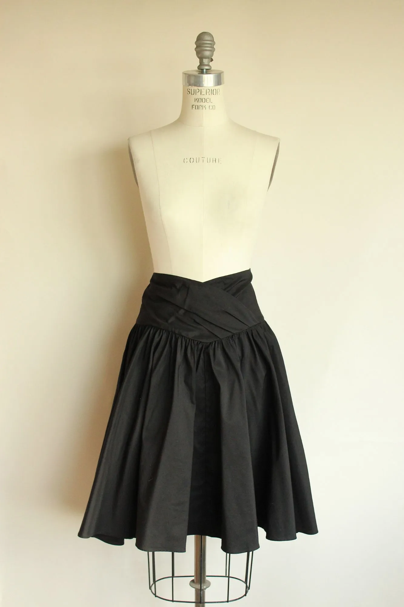 Diane von Furstenberg Studio LP Skirt, Pockets, Black Full Circle, Size Medium Large