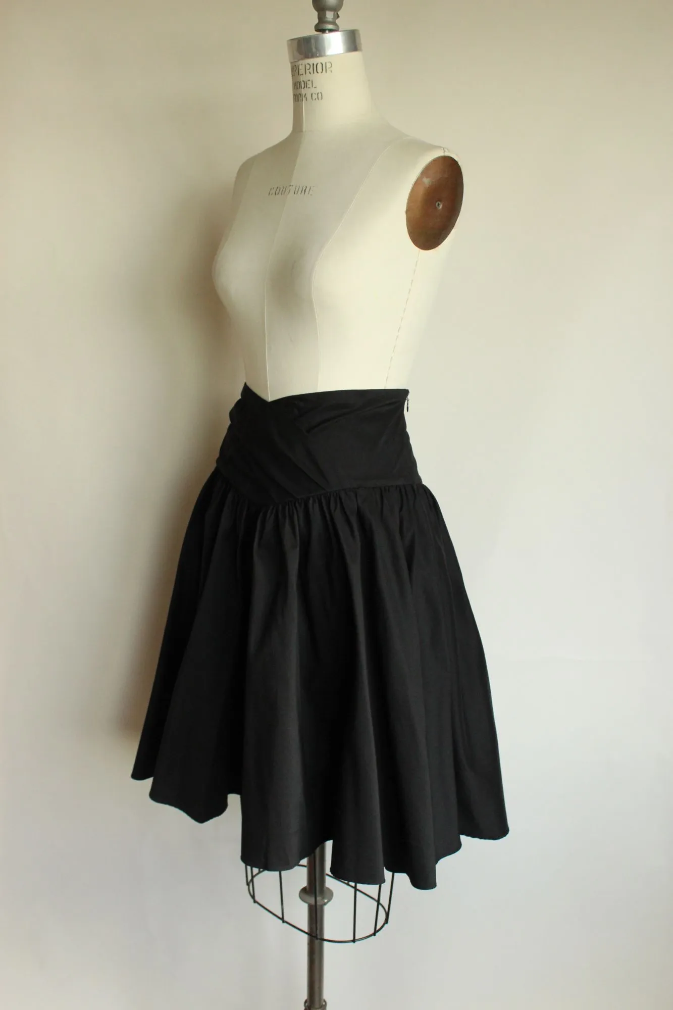 Diane von Furstenberg Studio LP Skirt, Pockets, Black Full Circle, Size Medium Large