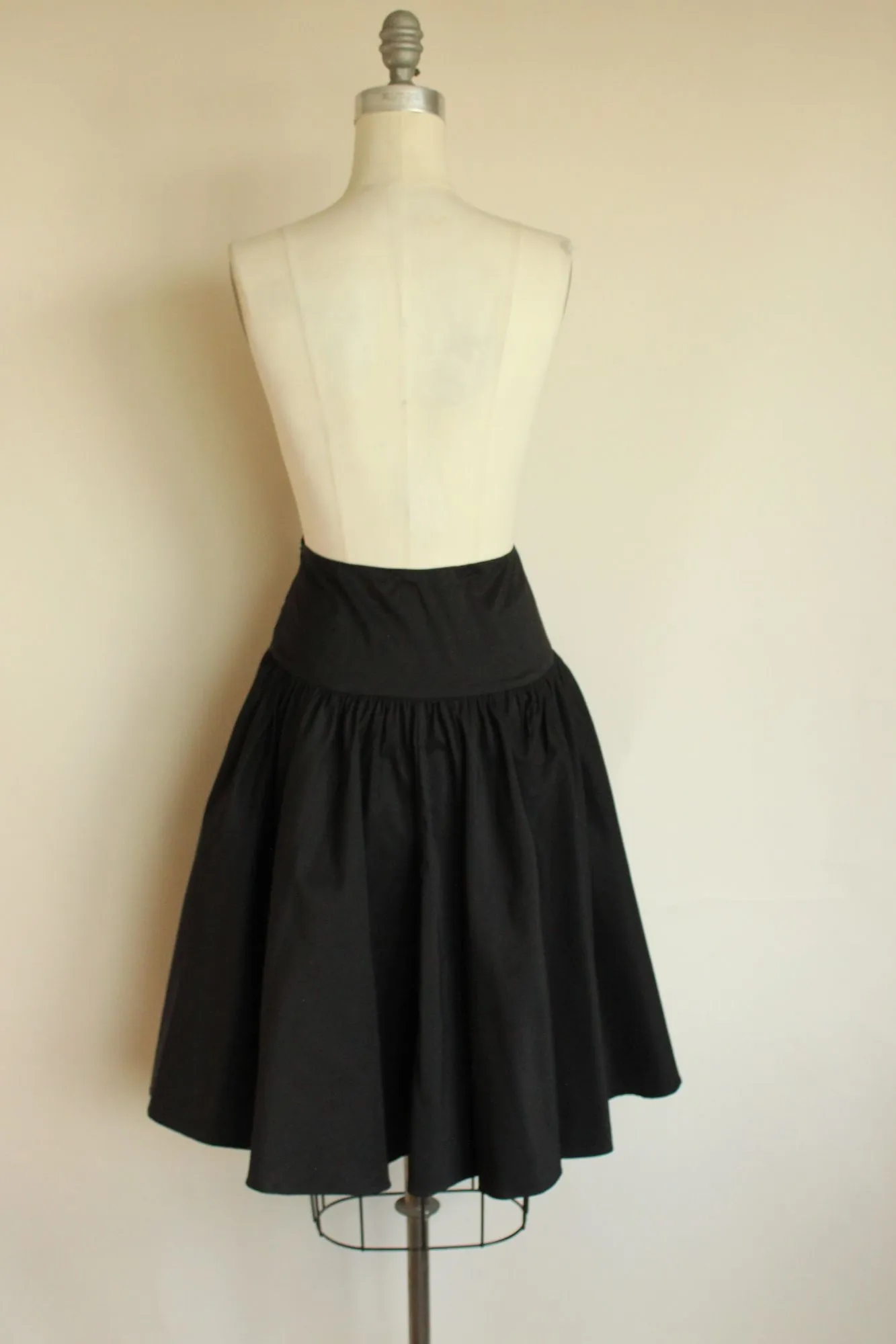 Diane von Furstenberg Studio LP Skirt, Pockets, Black Full Circle, Size Medium Large