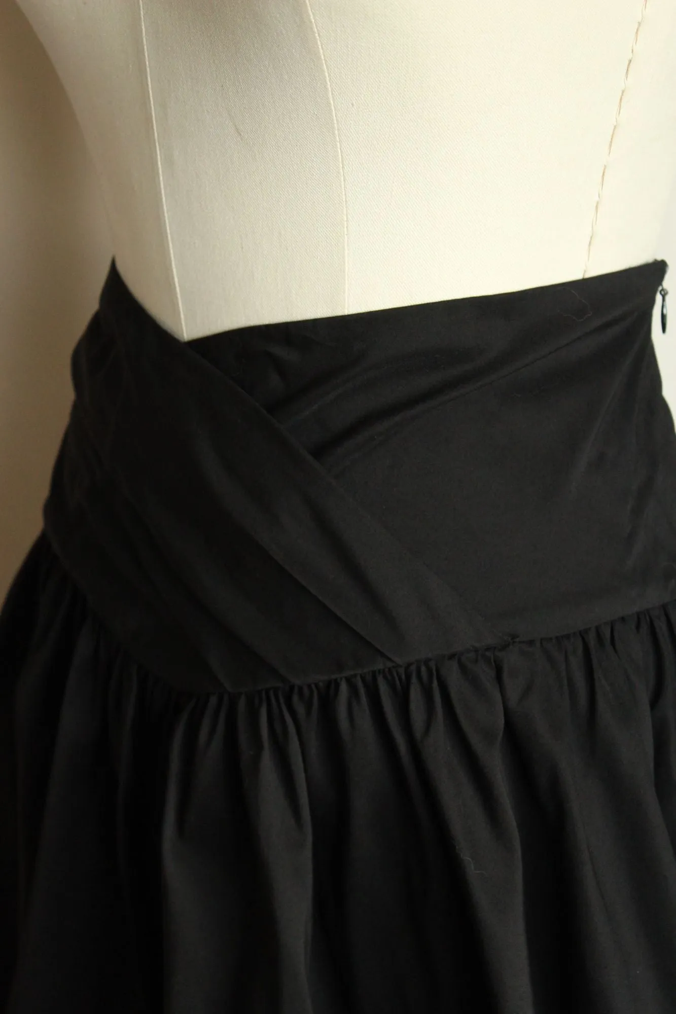 Diane von Furstenberg Studio LP Skirt, Pockets, Black Full Circle, Size Medium Large