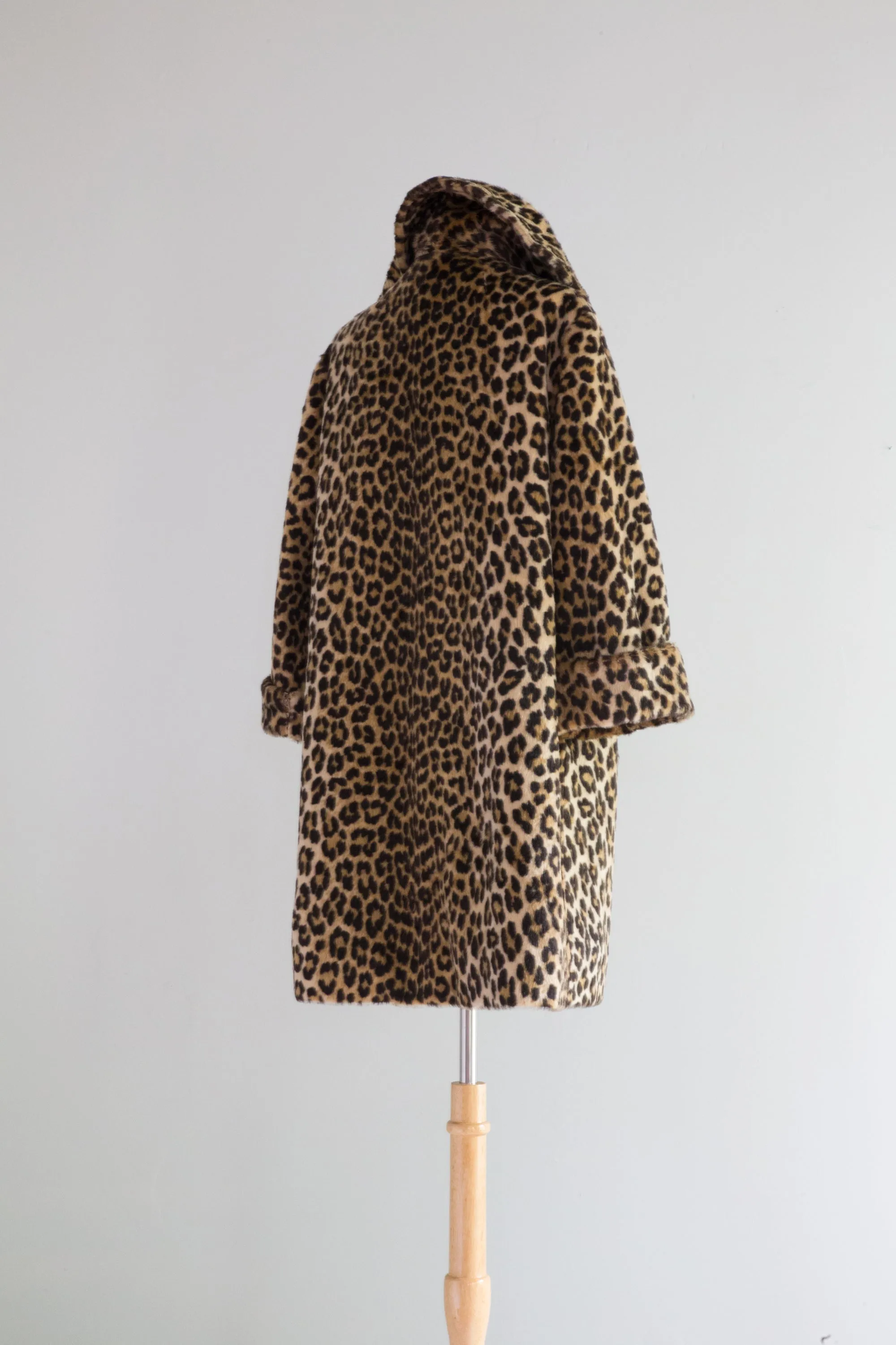 Glamorous 1960's Leopard Print Coat From I Magnin / Medium