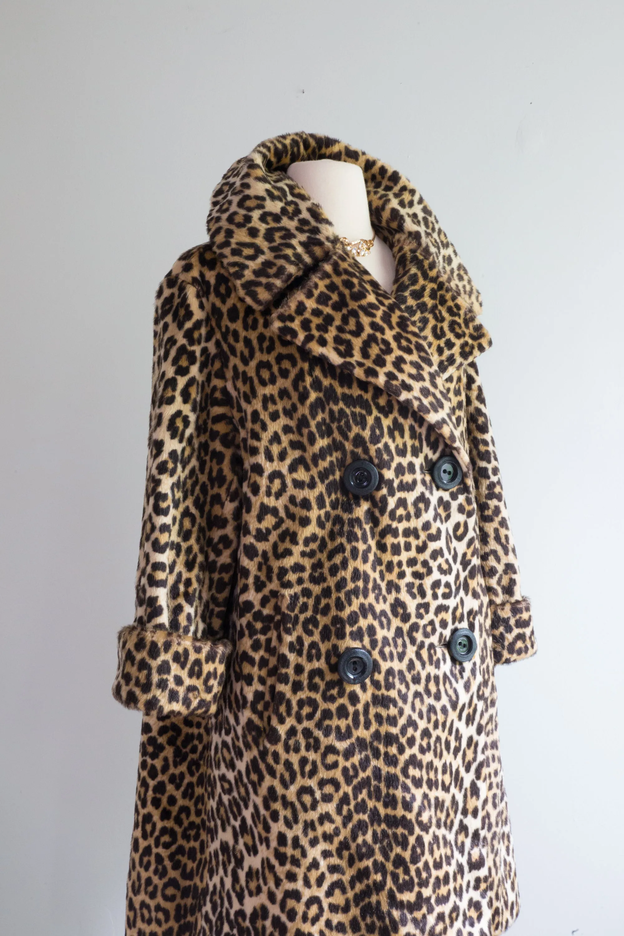 Glamorous 1960's Leopard Print Coat From I Magnin / Medium