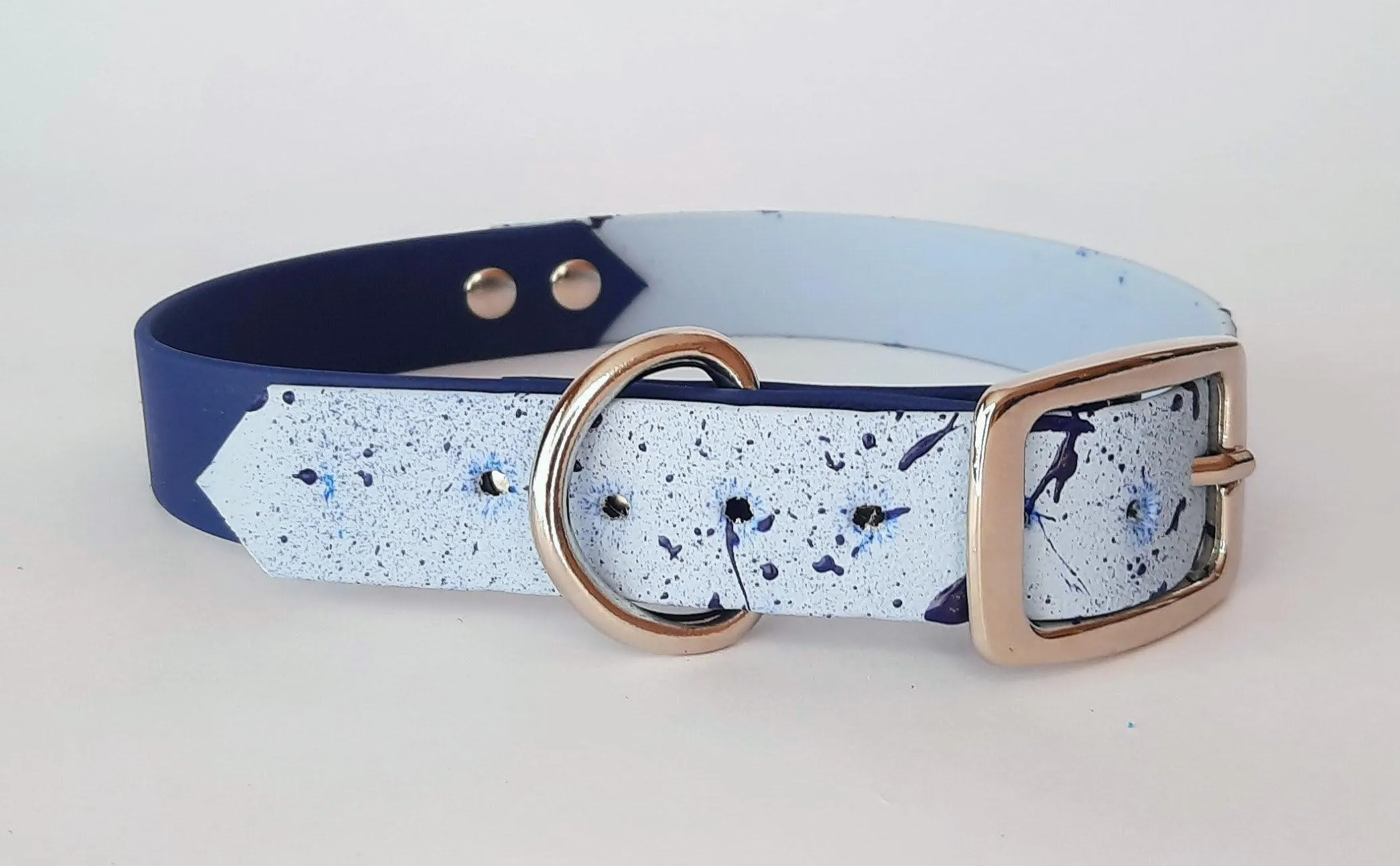 Two tone splatter collar