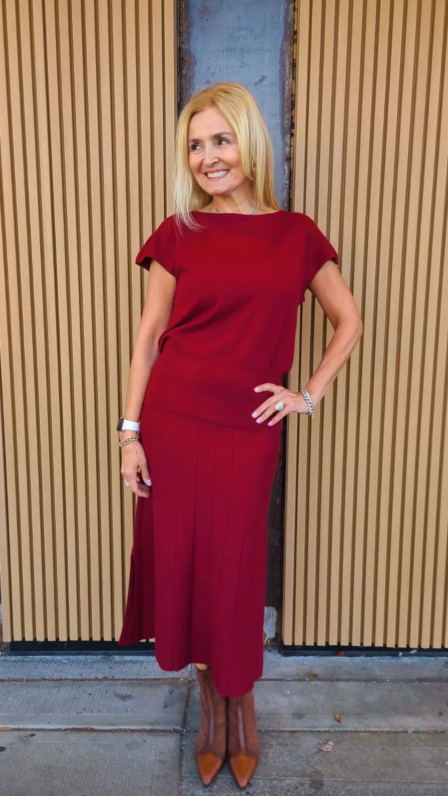W224033 Bordeaux Skirt
