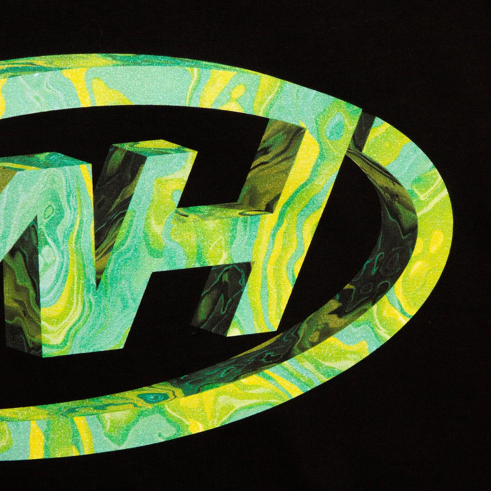 WH Crew Emerald Front Print - Tshirt - Black